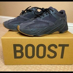 Yeezy Boost 700